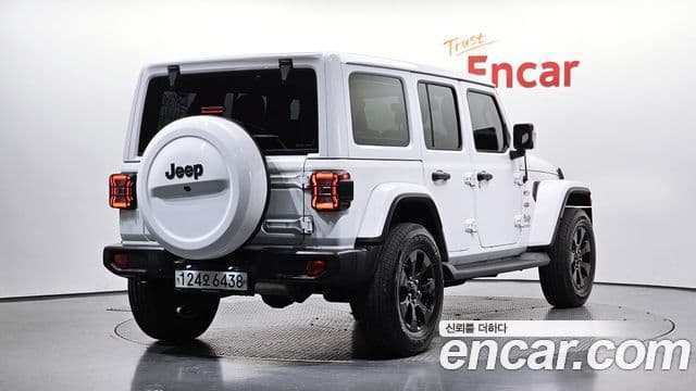 Jeep Wrangler 2019 — ფოტო 2/20