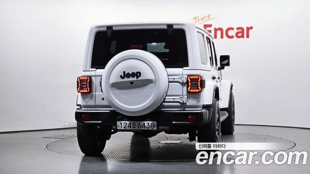 Jeep Wrangler 2019 — ფოტო 4/20