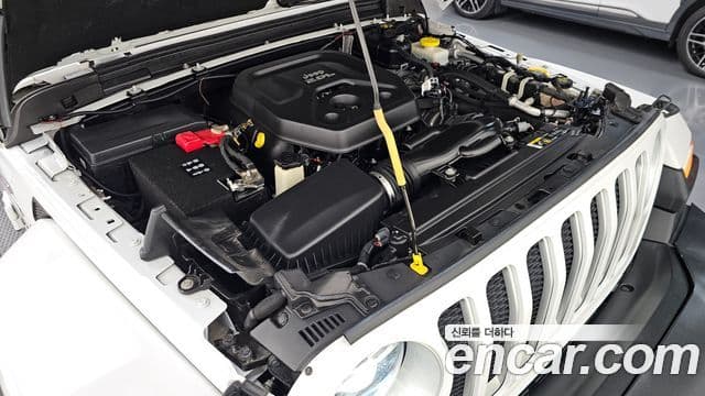 Jeep Wrangler 2019 — ფოტო 6/20