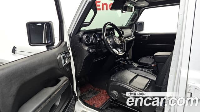 Jeep Wrangler 2019 — ფოტო 11/20