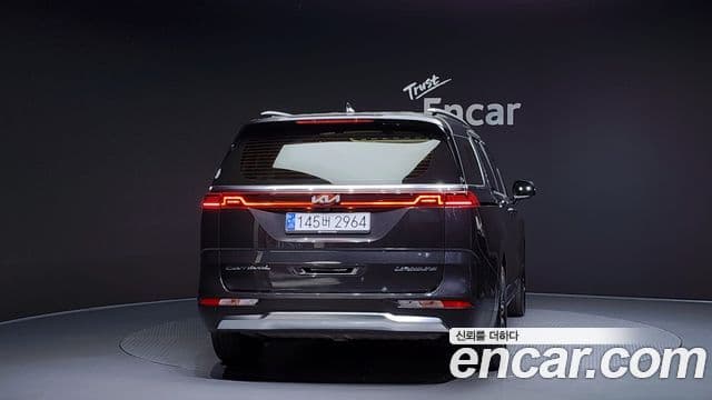 Kia Carnival 2021 — Photo 1/20