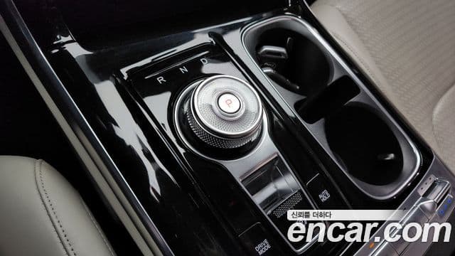 Kia Carnival 2021 — Photo 7/20
