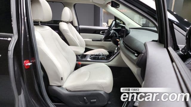 Kia Carnival 2021 — Photo 10/20