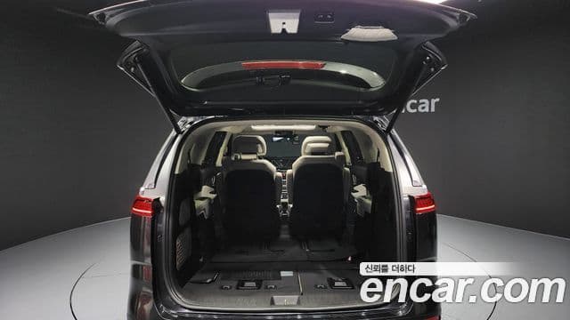 Kia Carnival 2021 — Photo 15/20
