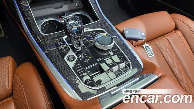 BMW X7 2021 — ფოტო 9/20