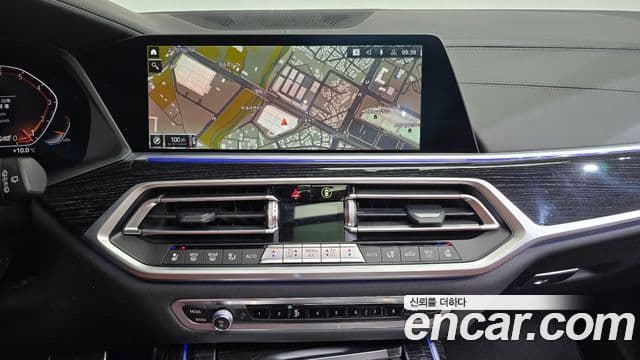 BMW X7 2021 — ფოტო 14/20