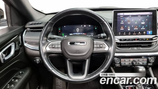 Jeep Compass 2022 — ფოტო 14/20
