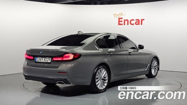 BMW 5 Series 2021 — ფოტო 2/20