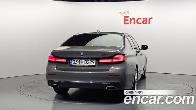 BMW 5 Series 2021 — ფოტო 4/20