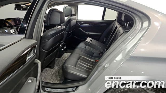 BMW 5 Series 2021 — ფოტო 11/20