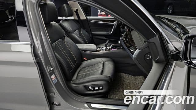 BMW 5 Series 2021 — ფოტო 12/20