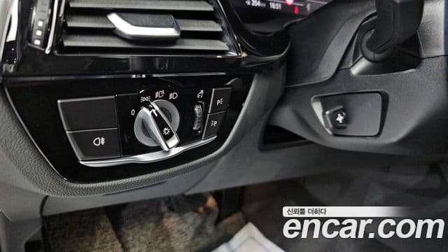 BMW 5 Series 2021 — ფოტო 13/20
