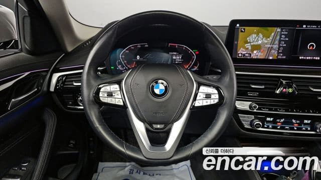 BMW 5 Series 2021 — ფოტო 15/20