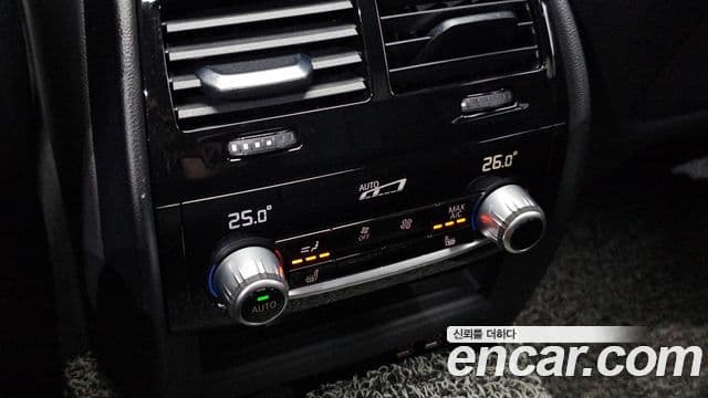 BMW 5 Series 2021 — ფოტო 19/20