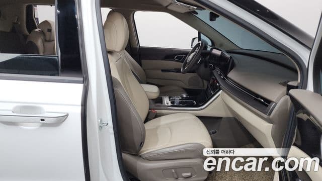Kia Carnival 2021 — Фото 11/20