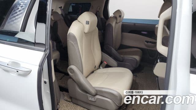 Kia Carnival 2021 — Фото 12/20