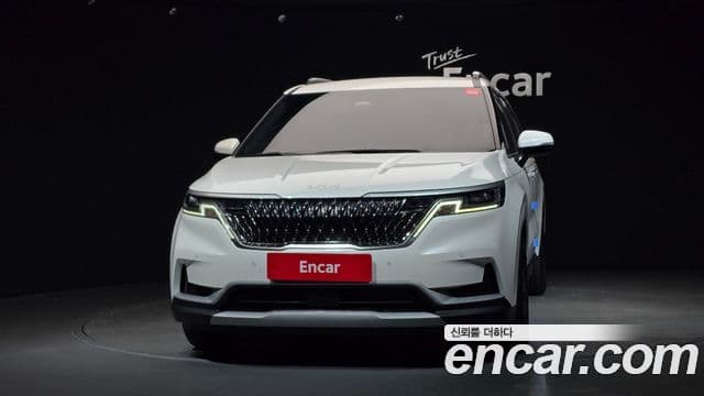 Kia Carnival 2023 — ფოტო 3/20