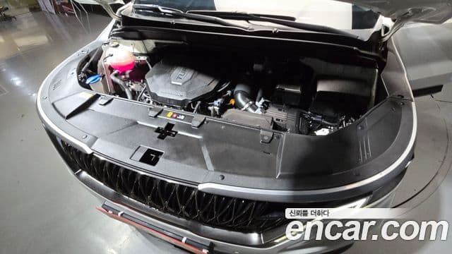 Kia Carnival 2023 — ფოტო 6/20
