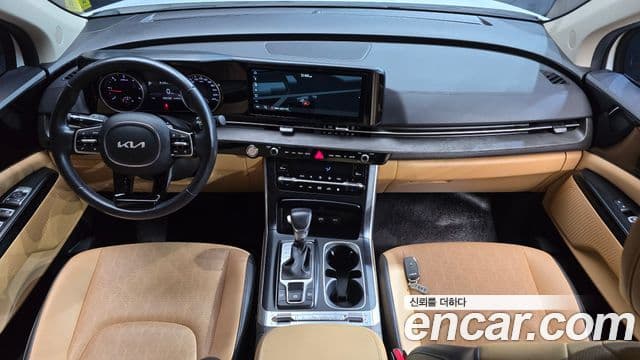Kia Carnival 2023 — ფოტო 7/20