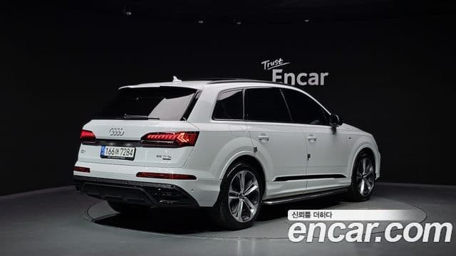 Audi Q7 2022 — Şəkil 2/20