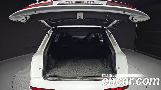 Audi Q7 2022 — Şəkil 20/20