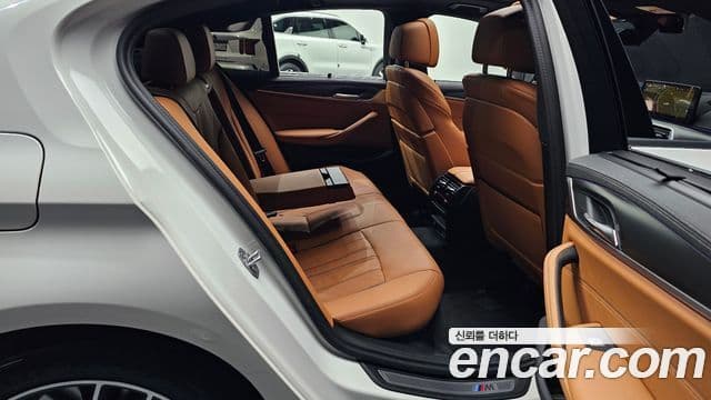 BMW 5 Series 2023 — Şəkil 12/20