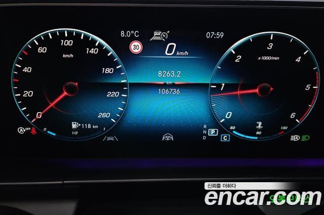 Mercedes-Benz GLE-Class 2021 — ფოტო 17/20