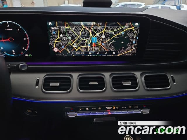 Mercedes-Benz GLE-Class 2021 — ფოტო 2/20