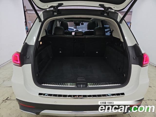 Mercedes-Benz GLE-Class 2021 — ფოტო 15/20