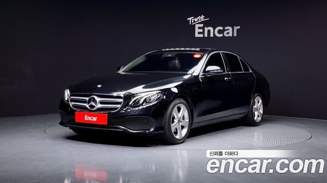 Mercedes-Benz E-Class 2018 — ფოტო 1/20