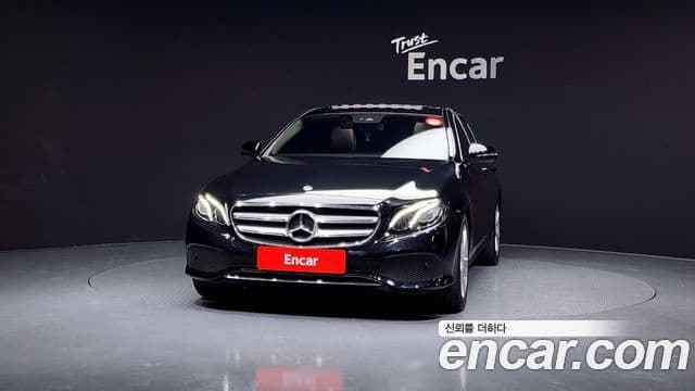 Mercedes-Benz E-Class 2018 — ფოტო 3/20