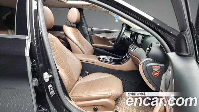 Mercedes-Benz E-Class 2018 — ფოტო 11/20