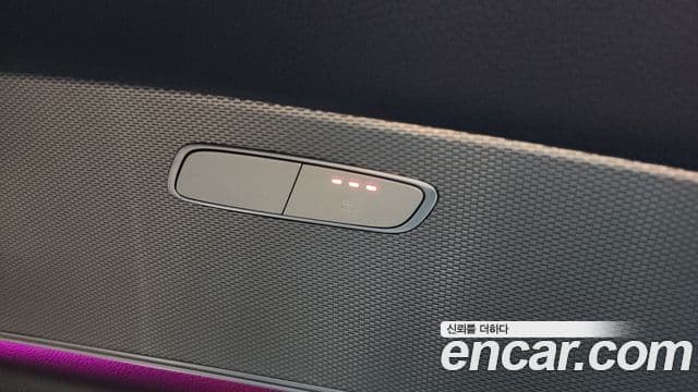 Mercedes-Benz E-Class 2018 — ფოტო 18/20