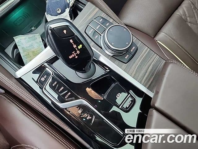 BMW 5 Series 2020 — ფოტო 14/20