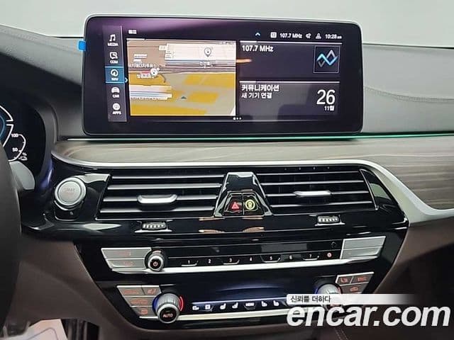 BMW 5 Series 2020 — ფოტო 9/20