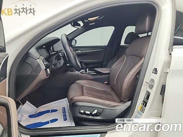 BMW 5 Series 2020 — ფოტო 18/20