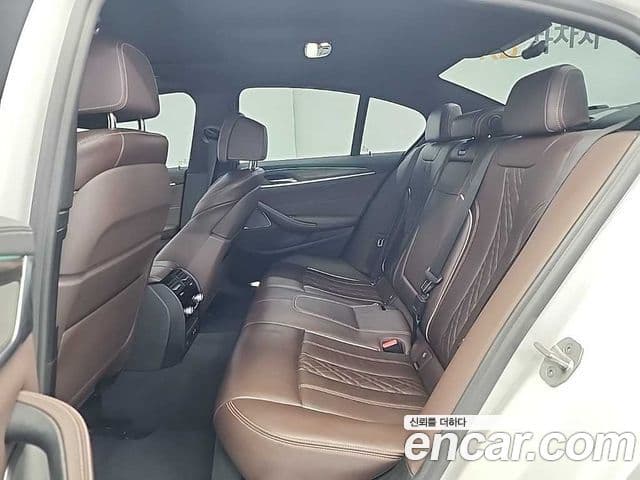 BMW 5 Series 2020 — ფოტო 5/20