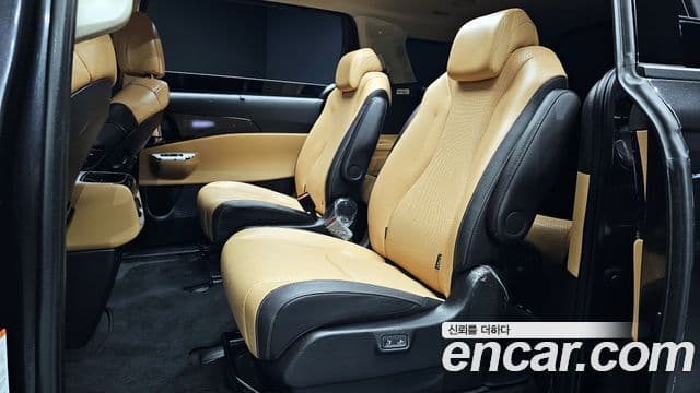 Kia Carnival 2023 — Şəkil 12/20