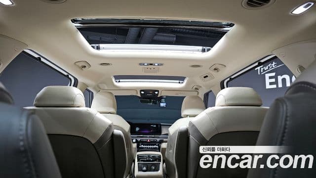 Kia Carnival 2021 — Şəkil 19/20