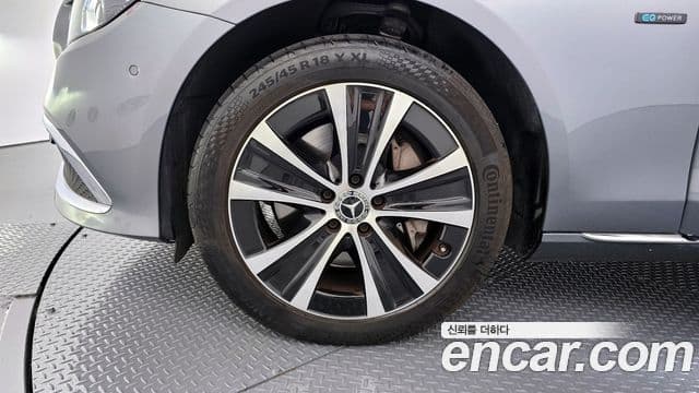 Mercedes-Benz E-Class 2021 — Şəkil 16/20