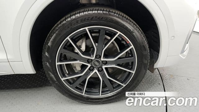 Audi Q5 2024 — ფოტო 5/20