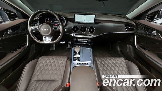 Kia Stinger 2022 — Şəkil 10/20