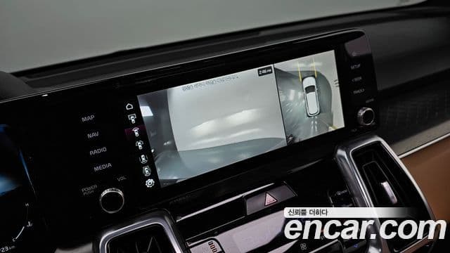 Kia Sorento 2021 — ფოტო 14/20