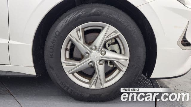 Hyundai Sonata 2020 — ფოტო 5/20