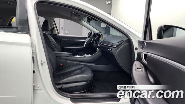 Hyundai Sonata 2020 — ფოტო 12/20