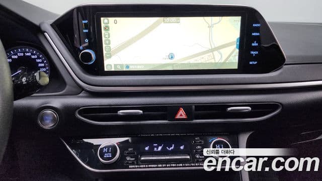 Hyundai Sonata 2020 — ფოტო 18/20