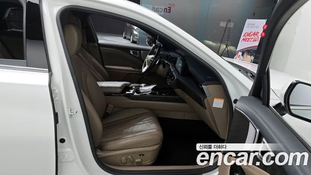 Kia K8 2021 — Şəkil 10/20