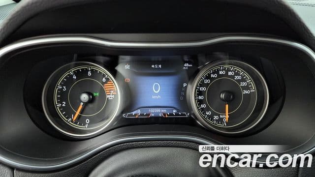 Jeep Cherokee 2022 — ფოტო 8/20