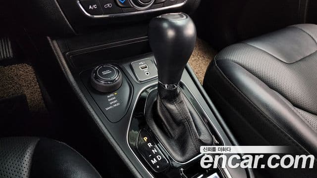 Jeep Cherokee 2022 — ფოტო 9/20