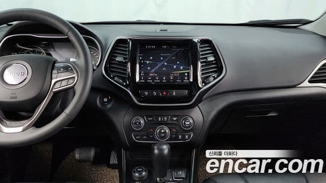 Jeep Cherokee 2022 — ფოტო 14/20